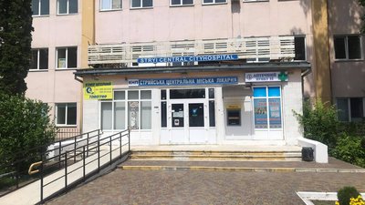 "Санітарки нам не потрібні": у Стрийській поліклініці звільнять 33 медпрацівників