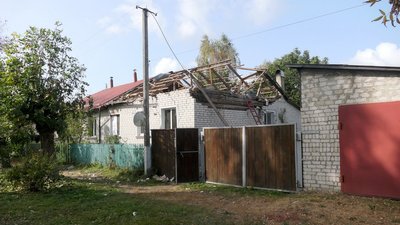 "Попало у нашу хату": очевидці розповіли про обстріл Дружби на Сумщині "Попало у нашу хату": очевидці розповіли про обстріл Дружби на Сумщині