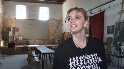 На Тернопільщині під час толоки прибрали замок На Тернопільщині під час толоки прибрали замок