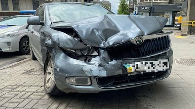 У центрі Харкова зіштовхнулися п'ять машин: травмованих немає У центрі Харкова зіштовхнулися п'ять машин: травмованих немає