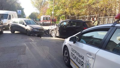 У Чернівцях через ДТП на одній з вулиць ускладнений рух