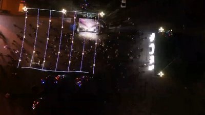 У Рівному запалили вогні на майданівських ялинках. Фоторепортаж із дрона У Рівному запалили вогні на майданівських ялинках. Фоторепортаж із дрона