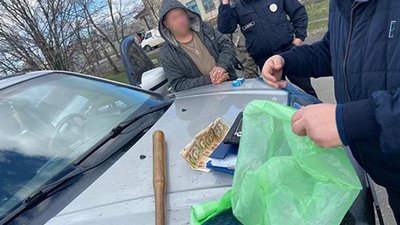 На Донбасі затримали підприємця, що замовив вбивство свого боржника. ФОТО На Донбасі затримали підприємця, що замовив вбивство свого боржника. ФОТО