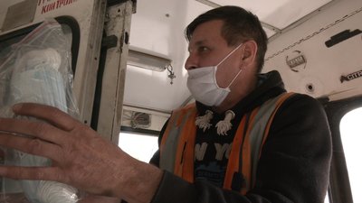 У Харкові роздають маски у громадському транспорті — міськрада У Харкові роздають маски у громадському транспорті — міськрада