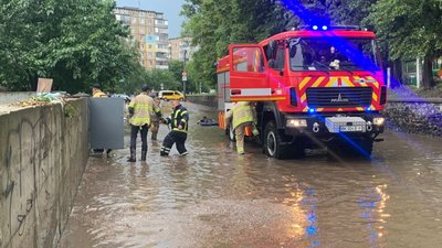 Підтоплені дитсадки і знеструмлені оселі: у Рівному ліквідовують наслідки зливи Підтоплені дитсадки і знеструмлені оселі: у Рівному ліквідовують наслідки зливи