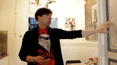 Тернопільський художник перетворив стару квартиру на творчу майстерню Тернопільський художник перетворив стару квартиру на творчу майстерню