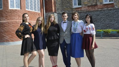 Освітяни Лисичанська започаткували патріотичну онлайн-акцію Освітяни Лисичанська започаткували патріотичну онлайн-акцію