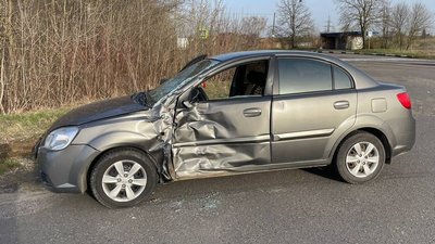 Аварія біля села Городинець на Волині — авто з'їхало у кювет Аварія біля села Городинець на Волині — авто з'їхало у кювет
