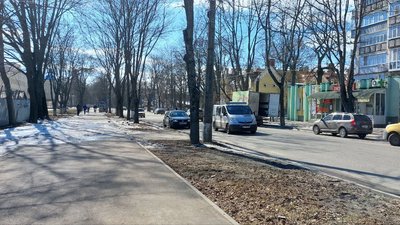 Двадцятий день війни у Сумах. Фоторепортаж з вулиці Троїцької Двадцятий день війни у Сумах. Фоторепортаж з вулиці Троїцької