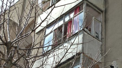 У Миколаєві сім’я вимушена цілодобово перебувати у бомбосховищі У Миколаєві сім’я вимушена цілодобово перебувати у бомбосховищі