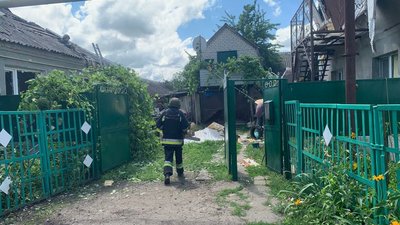 Армія РФ вдарила по Одноробівці на Харківщині: поранений чоловік Армія РФ вдарила по Одноробівці на Харківщині: поранений чоловік