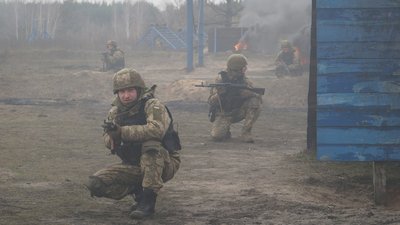 В одному з районів Києва проводять військові навчання