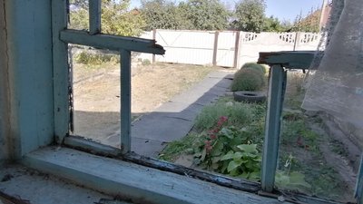 Рештки вікна в будинку Олени Білоголової Рештки вікна в будинку Олени Білоголової