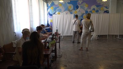 Щеплення Pfizer-ом у Чернігові. Тиждень другий Щеплення Pfizer-ом у Чернігові. Тиждень другий