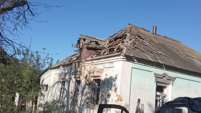 Зруйновані будинки, лікарня та сільрада — наслідки обстрілів Росією двох громад на Сумщині Зруйновані будинки, лікарня та сільрада — наслідки обстрілів Росією двох громад на Сумщині