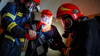 Пожежі на Хмельниччині: горіли будинок, балкон багатоквартирного будинку та сміття