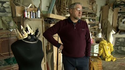 Техпрацівники, декоратори і склад з реквізитом: залаштунки Волинського драмтеатру Техпрацівники, декоратори і склад з реквізитом: залаштунки Волинського драмтеатру