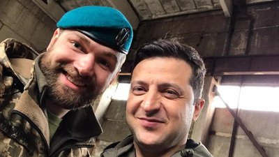 У Полтаві підійняли біло-чорний прапор У Полтаві підійняли біло-чорний прапор