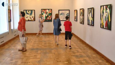 У Хмельницькому відкрилася виставка художника Володимира Карвасарного
