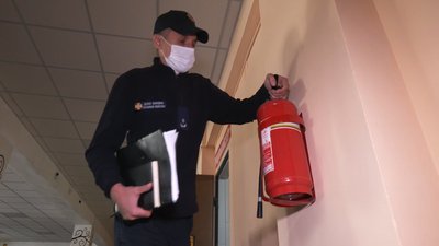 На вборчих дільницях Черкащини пожежники виявили 4 тисячі порушень На вборчих дільницях Черкащини пожежники виявили 4 тисячі порушень