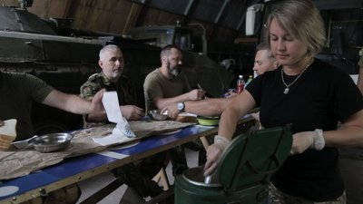 Обід військових Обід військових