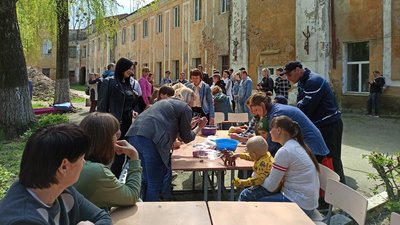 Переселенці на Волині висадили алею перемоги та відвідали екскурсію Переселенці на Волині висадили алею перемоги та відвідали екскурсію