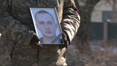 У селищі Степанівка на Сумщині попрощалися з Владиславом Кулябіним У селищі Степанівка на Сумщині попрощалися з Владиславом Кулябіним