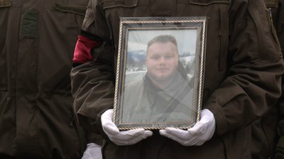На Івано-Франківщині попрощалися з 25-річним бійцем Мар'яном Орищуком На Івано-Франківщині попрощалися з 25-річним бійцем Мар'яном Орищуком
