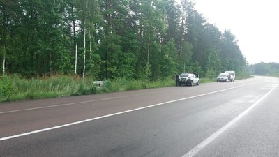 Рівненщина: мікроавтобус злетів з мокрої траси, є травмовані Рівненщина: мікроавтобус злетів з мокрої траси, є травмовані