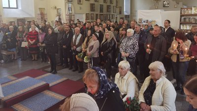 У Полтаві прощаються з Сергієм Різником та Ярославом Пасічником, які полягли під час захисту України У Полтаві прощаються з Сергієм Різником та Ярославом Пасічником, які полягли під час захисту України