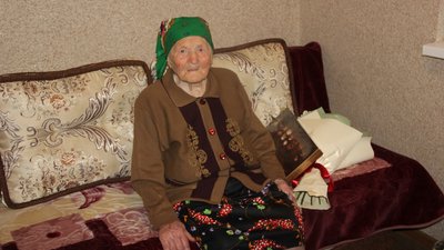 Допомагала партизанам у 40-х роках. Прикарпатка Анастасія Савчук відзначає 100 років