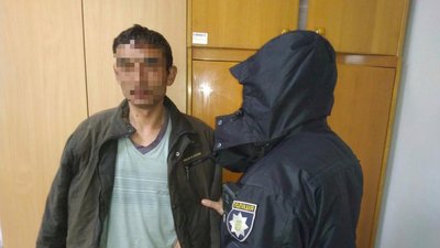 Закарпатця затримали за крадіжку грошей та техніки на території храму