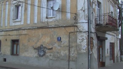 У Луцьку колишній Монастир Василіанів, де живуть люди, підтоплює