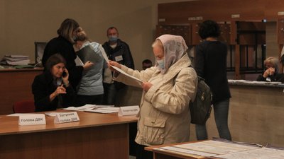 І черги, і порожні дільниці: як голосували у Черкасах