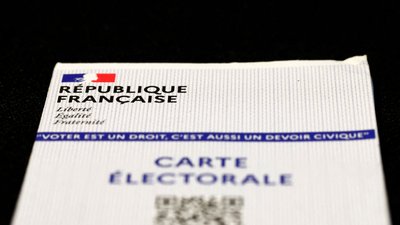 У Франції проходить перший тур позачергових парламентських виборів