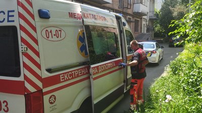 Не відповідав на дзвінки: у Луцьку до пенсіонера викликали рятувальників Не відповідав на дзвінки: у Луцьку до пенсіонера викликали рятувальників