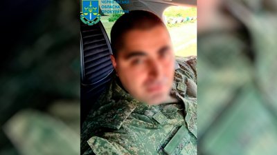 Захопив та утримував у заручниках дитину військової ЗСУ: на Чернігівщині російському військовому повідомили про підозру