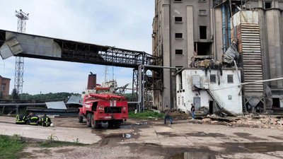 Росіяни пошкодили майже 40 тисяч тонн зерна під час атаки по Одещині Росіяни пошкодили майже 40 тисяч тонн зерна під час атаки по Одещині