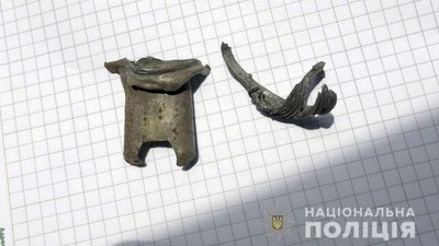 На Донеччині трактор підірвався на невідомому предметі в полі На Донеччині трактор підірвався на невідомому предметі в полі