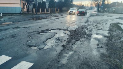"Наразі погода не дозволяє". В Ужгородській міськраді прокоментували ремонт доріг "Наразі погода не дозволяє". В Ужгородській міськраді прокоментували ремонт доріг