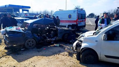 На Буковині зіштовхнулися дві машини. Травмувалася неповнолітня дитина