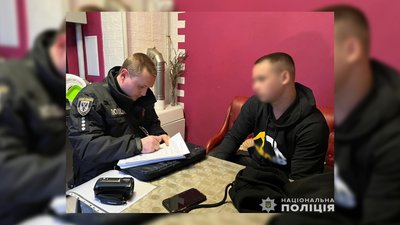 На Чернігівщині поліція затримала двох чоловіків, яких підозрюють у викраденні колекційних монет