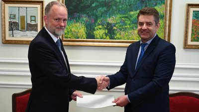  Посол Швеції в Україні Мартін Оберг і заступник голови МЗС України Євген Перебийніс