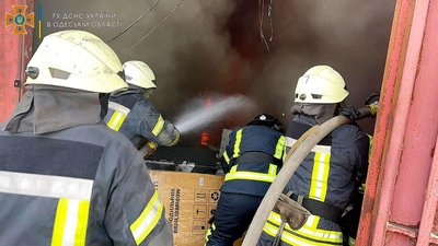 Внаслідок вибуху у Суворовському районі Одеси сталася пожежа. Загиблих та травмованих немає Внаслідок вибуху у Суворовському районі Одеси сталася пожежа. Загиблих та травмованих немає