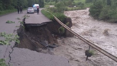 На Буковині визначили, які дороги першочергово ремонтуватимуть після паводка