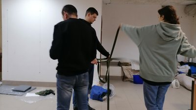 В Івано-Франківську волонтери виготовляють евакуаційні стропи для бійців В Івано-Франківську волонтери виготовляють евакуаційні стропи для бійців
