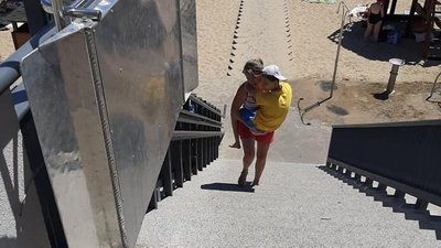 На Правобережному пляжі Запоріжжя демонтували підйомник для людей з інвалідністю На Правобережному пляжі Запоріжжя демонтували підйомник для людей з інвалідністю