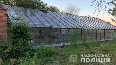 На Черкащині упіймали чоловіка, який зберігав зброю, боєприпаси та наркотики На Черкащині упіймали чоловіка, який зберігав зброю, боєприпаси та наркотики