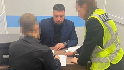 Вчителя з Вінниччини підозрюють у побитті учня