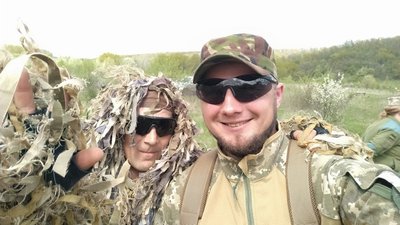 Мати загиблого воїна Олександра Тихоненка просить присвоїти йому звання Герой України Мати загиблого воїна Олександра Тихоненка просить присвоїти йому звання Герой України